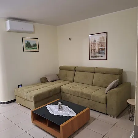 Luka Apartment Pula